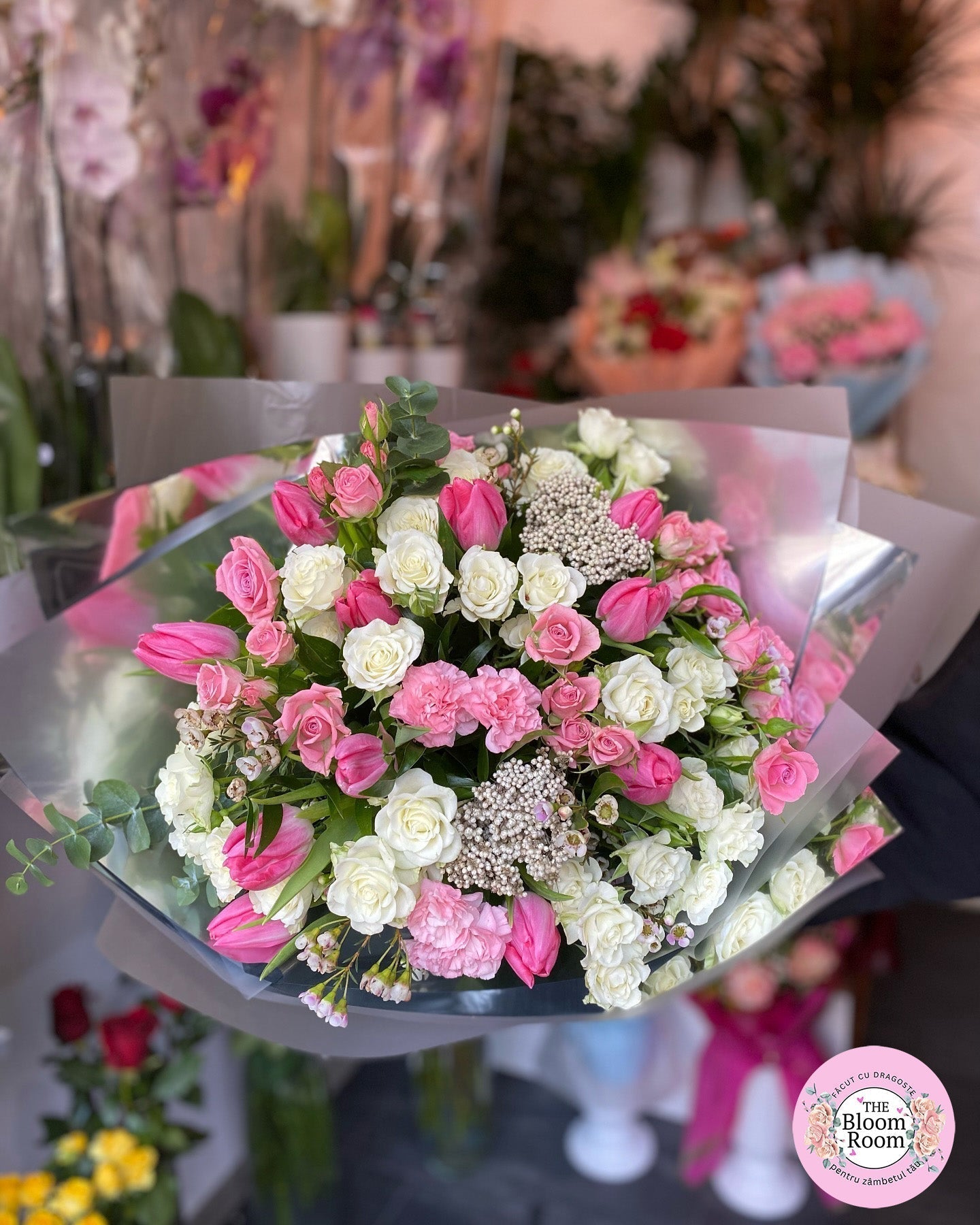 Весняні букети та флористичні композиції від The ​​Bloom Room