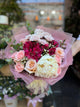 Romantik Beyaz Şakayık, Pembe Gül ve Krizantem Buketi