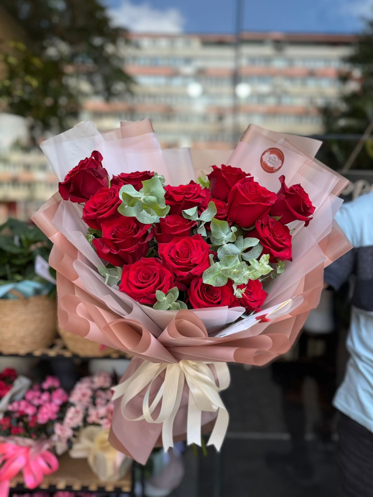 9 Kırmızı Premium Gül Buketi ve Okaliptüs