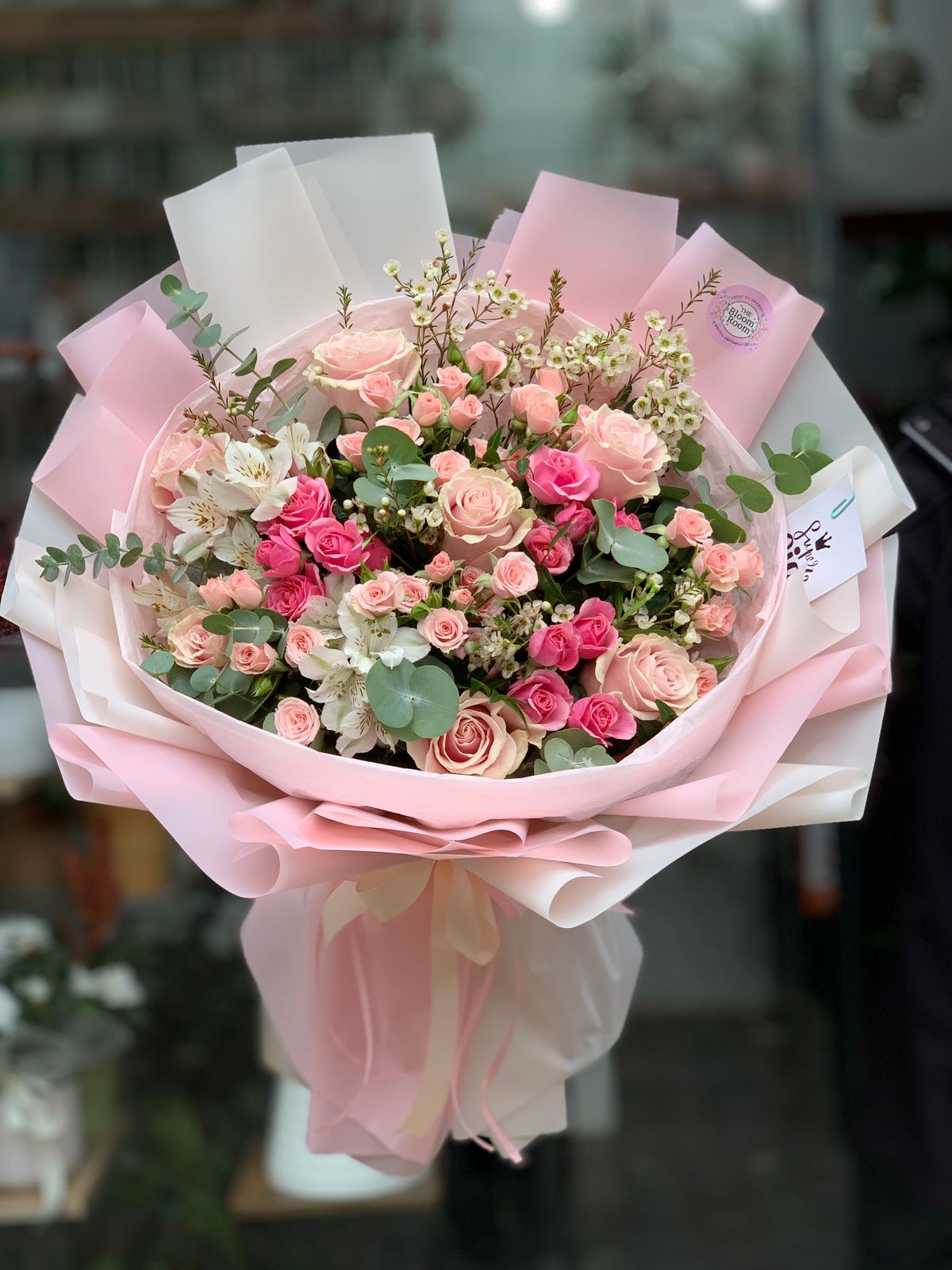 Buchet mixt de Trandafiri Avalanche Roz și Alstroemeria