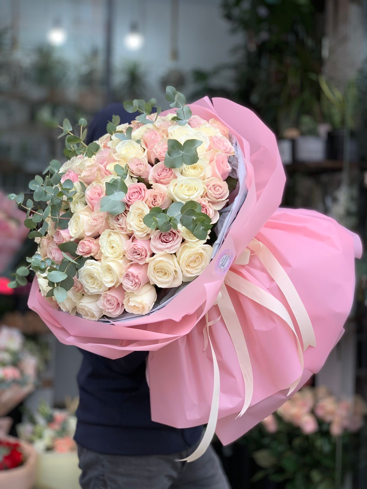101 Roses Rouges - Bouquet Premium avec Livraison en 2 Heures à Bucarest