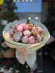 Bouquet Lux de 21 pivoines roses Premium et de roses spray crème