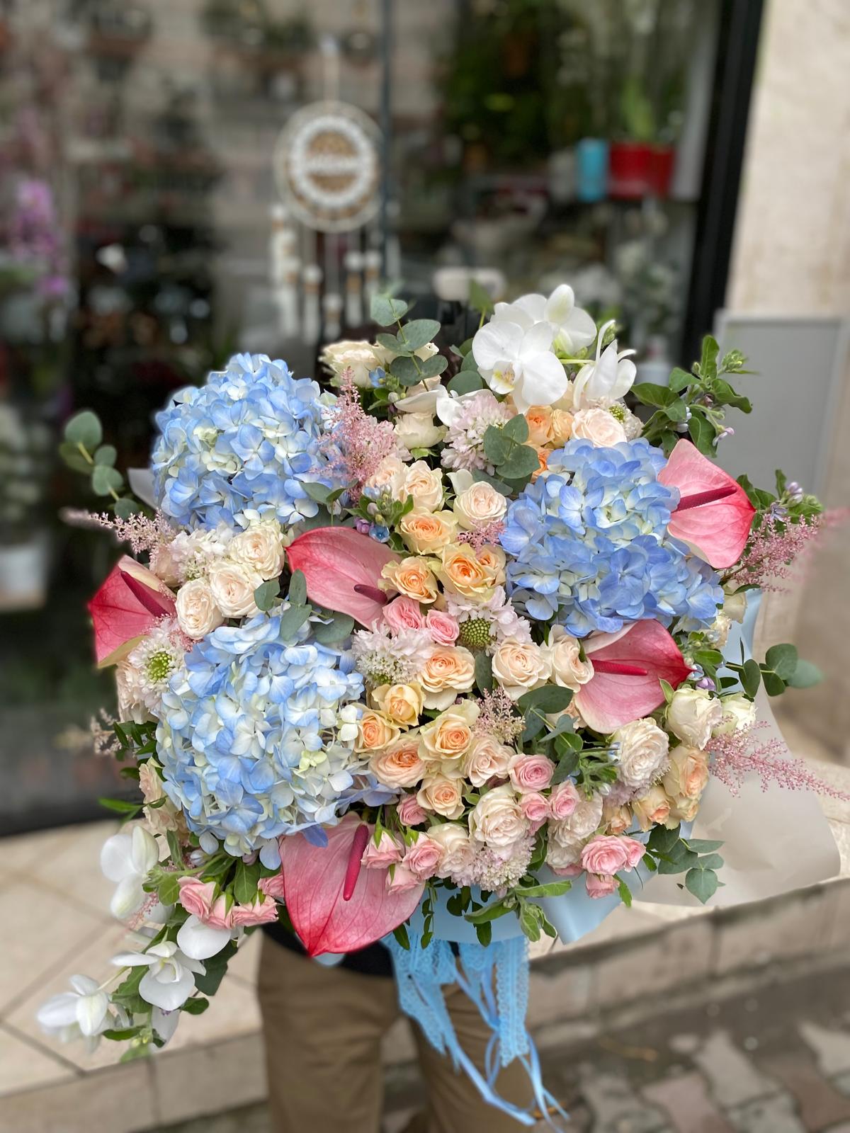 Buchet Lux Hortensii Albastre cu Orhidee - Sector 2 București
