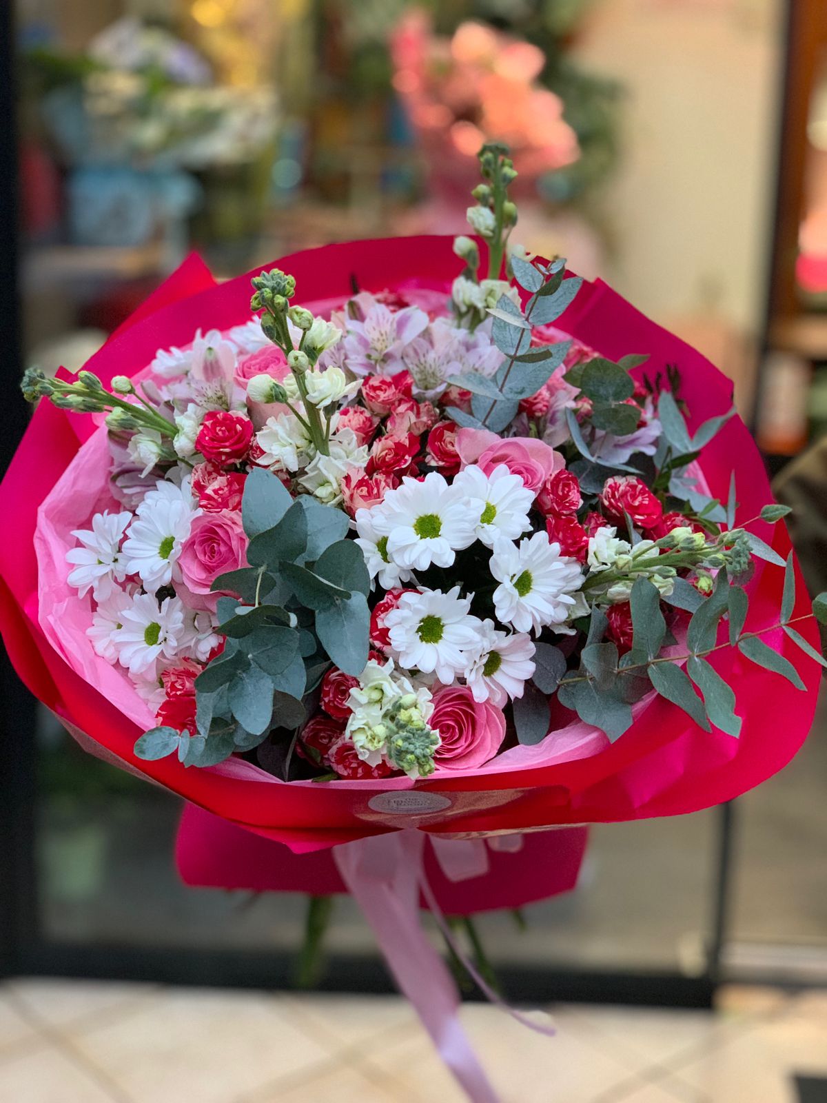 Buchet cu Crizanteme și Trandafiri