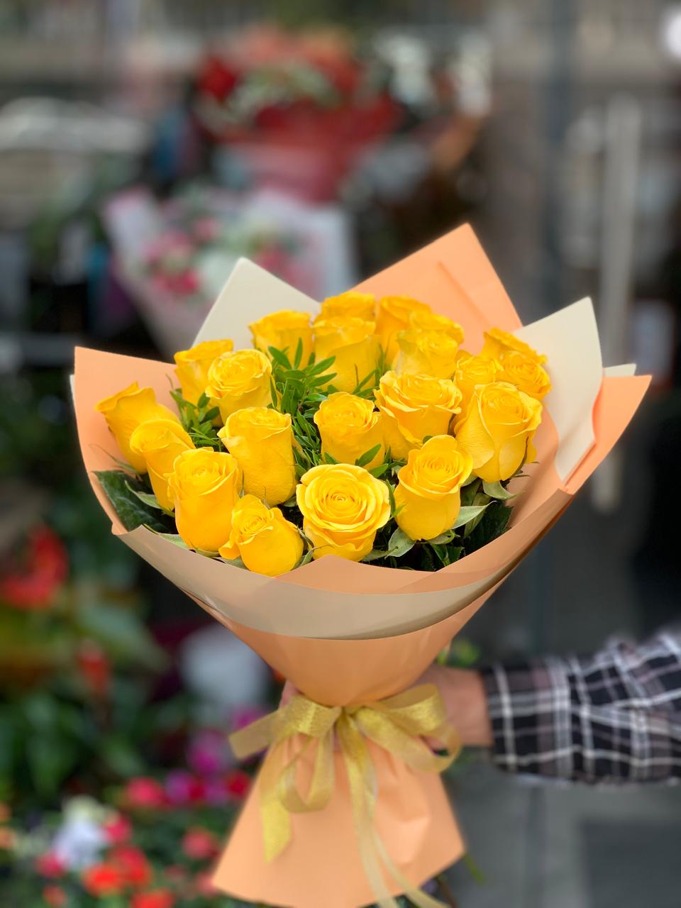 Buchet de 21 Trandafiri Galbeni