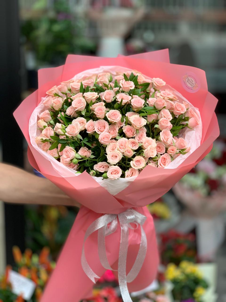 Buchet de trandafiri spray roz deschis bucuresti