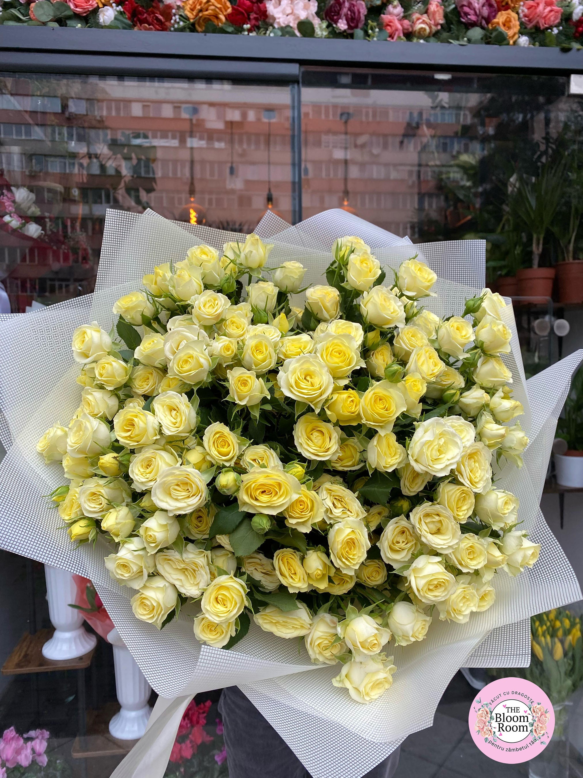 Buchet de flori, Buchet de trandafiri spray galbeni, Buchet cadou.