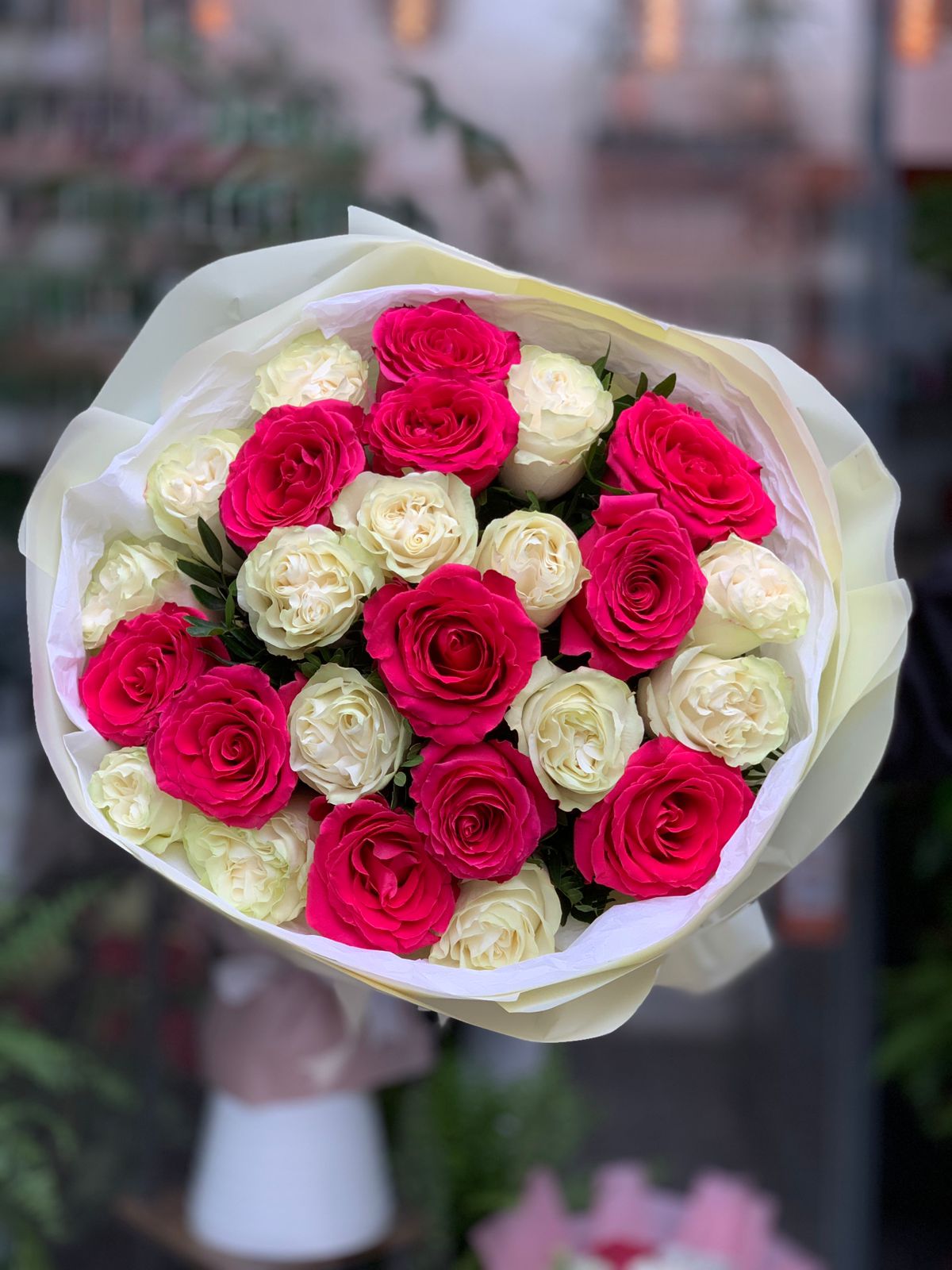 Buchete Bucuresti - Trandafiri Albi si Roz Mix