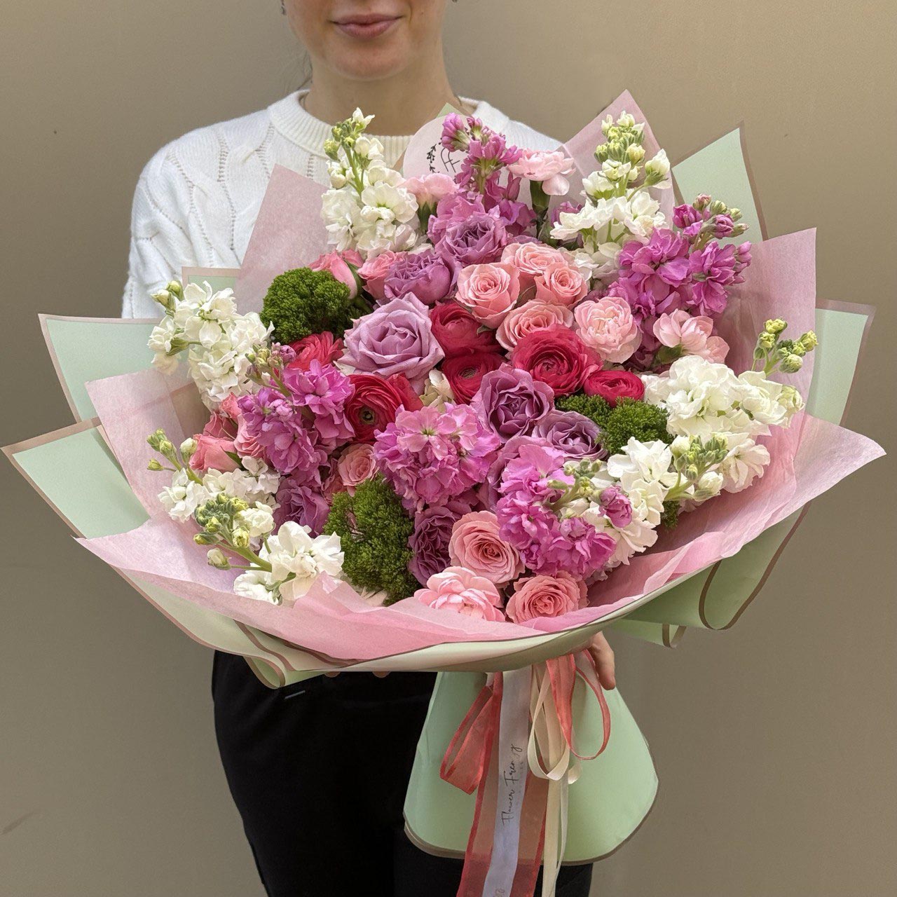 Buchetul floral mixt Dorințe capricioase the bloom room