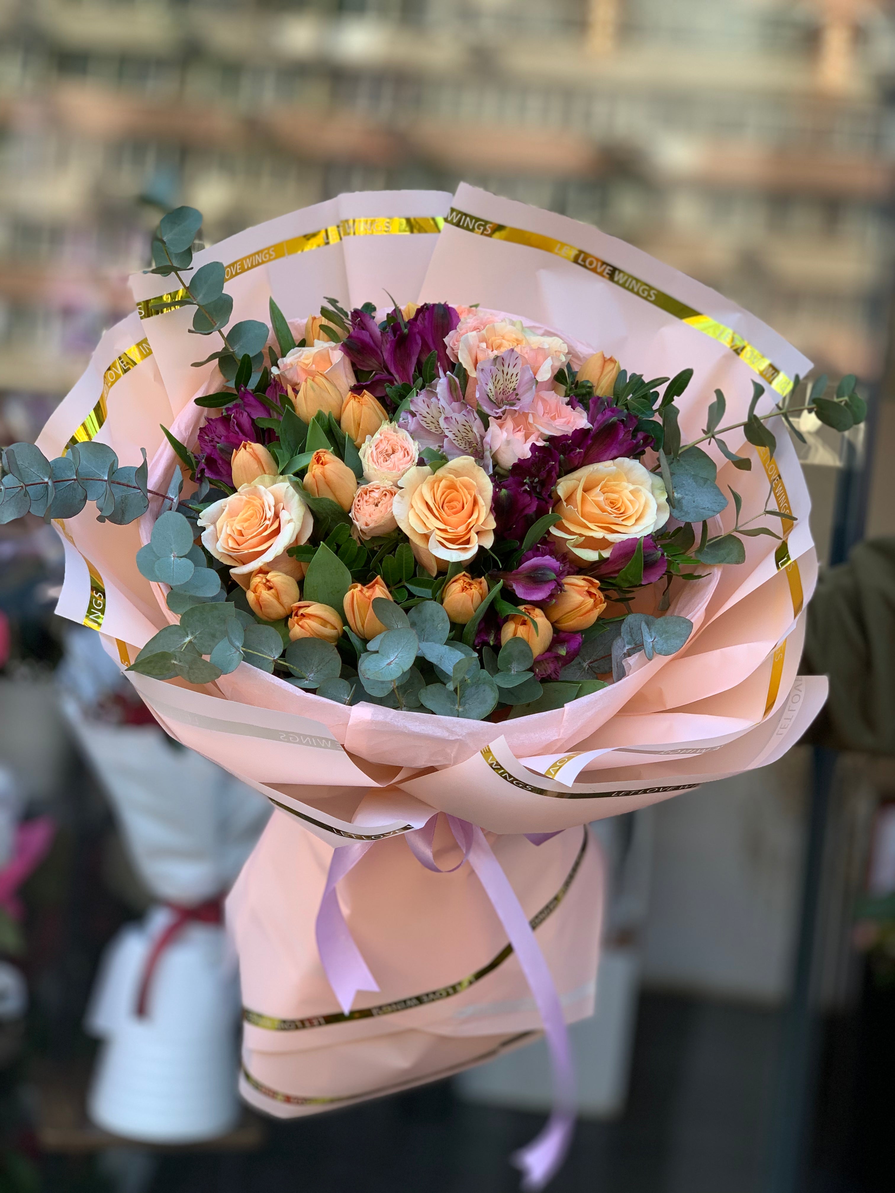 Mixed Bouquet of Peaches and Violets