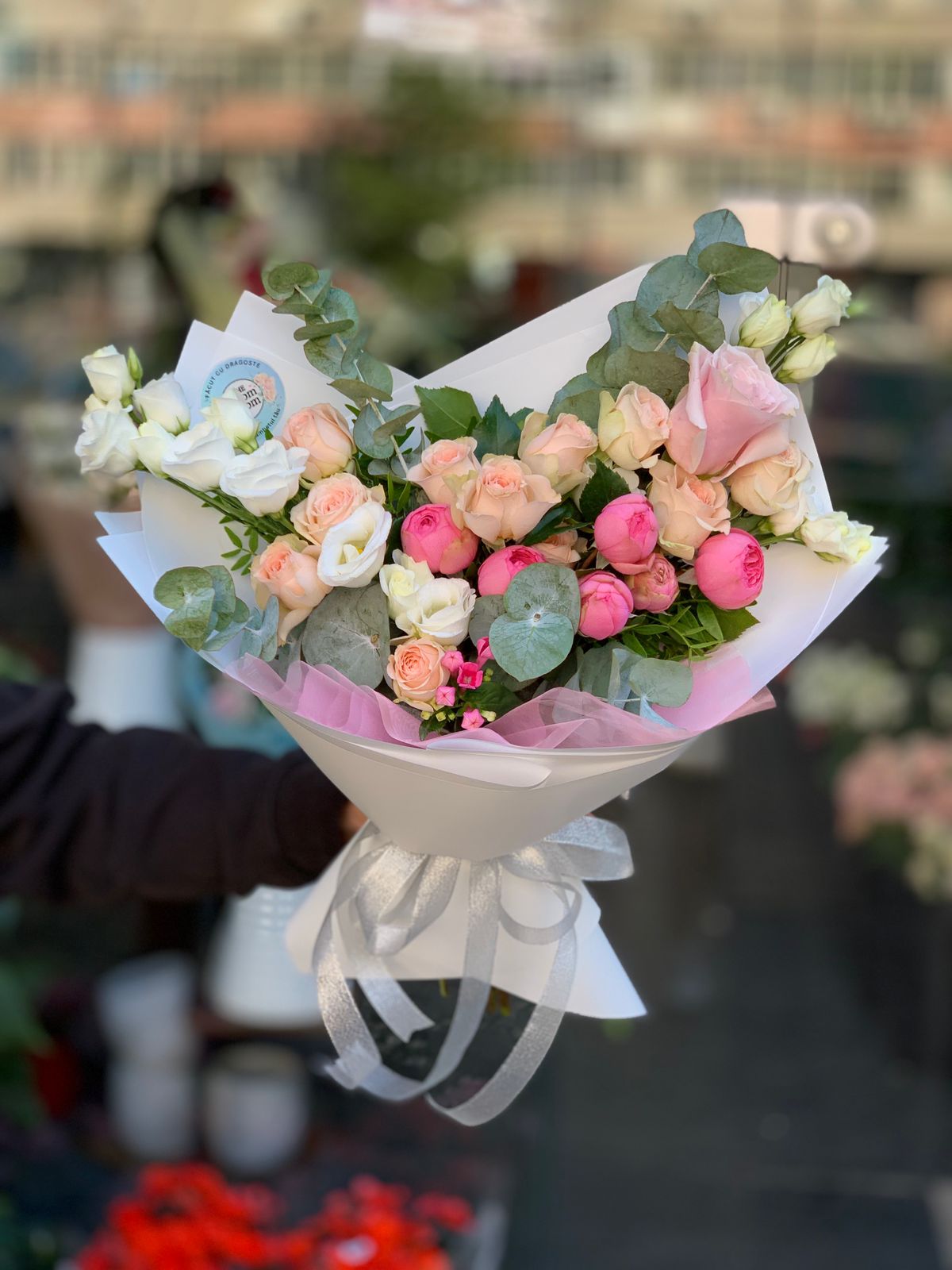 Mixt Buchet Pastel cu Eustoma și Trandafiri