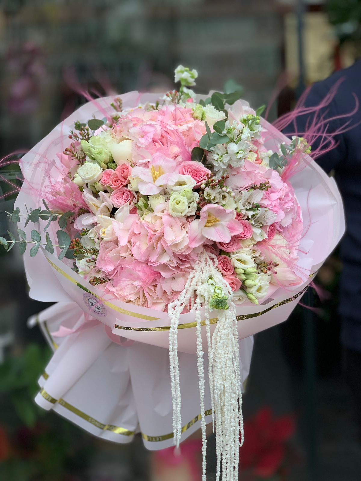 Premium-Strauß in Rosa mit Hortensien, Rosen und Lisianthus