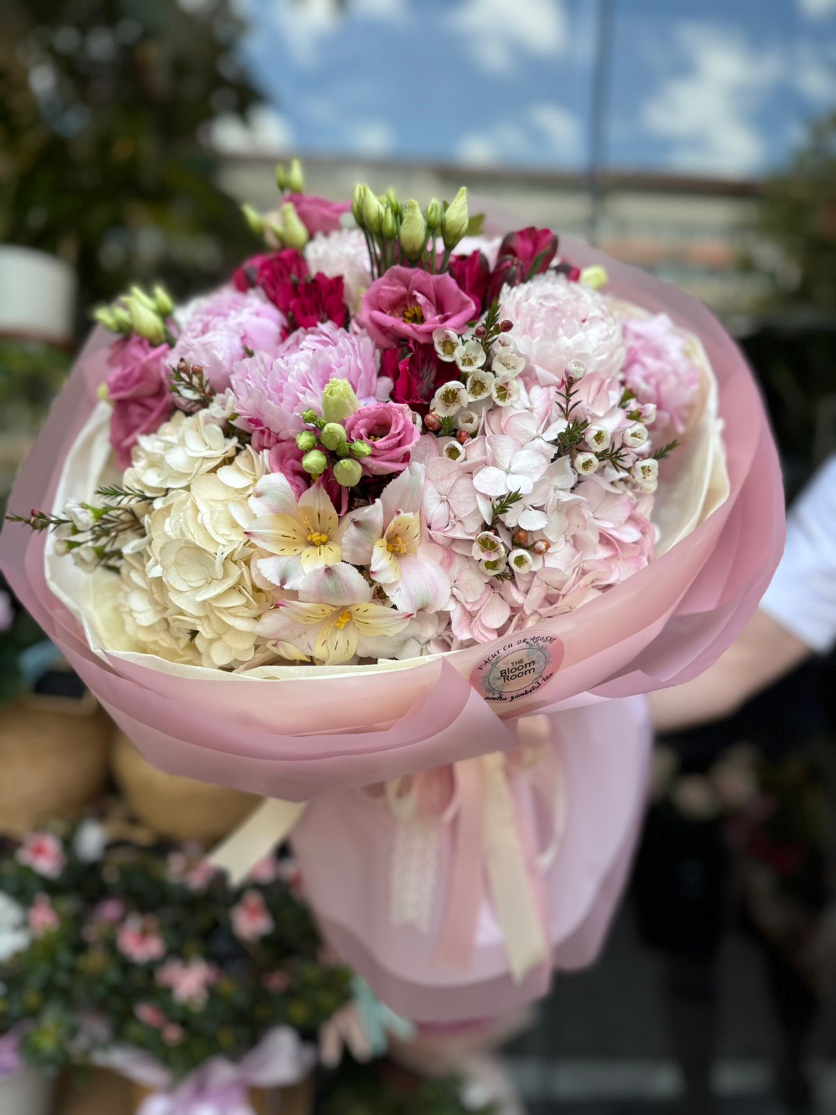 Buchet Mixt cu Hortensie, Bujori si Eustoma