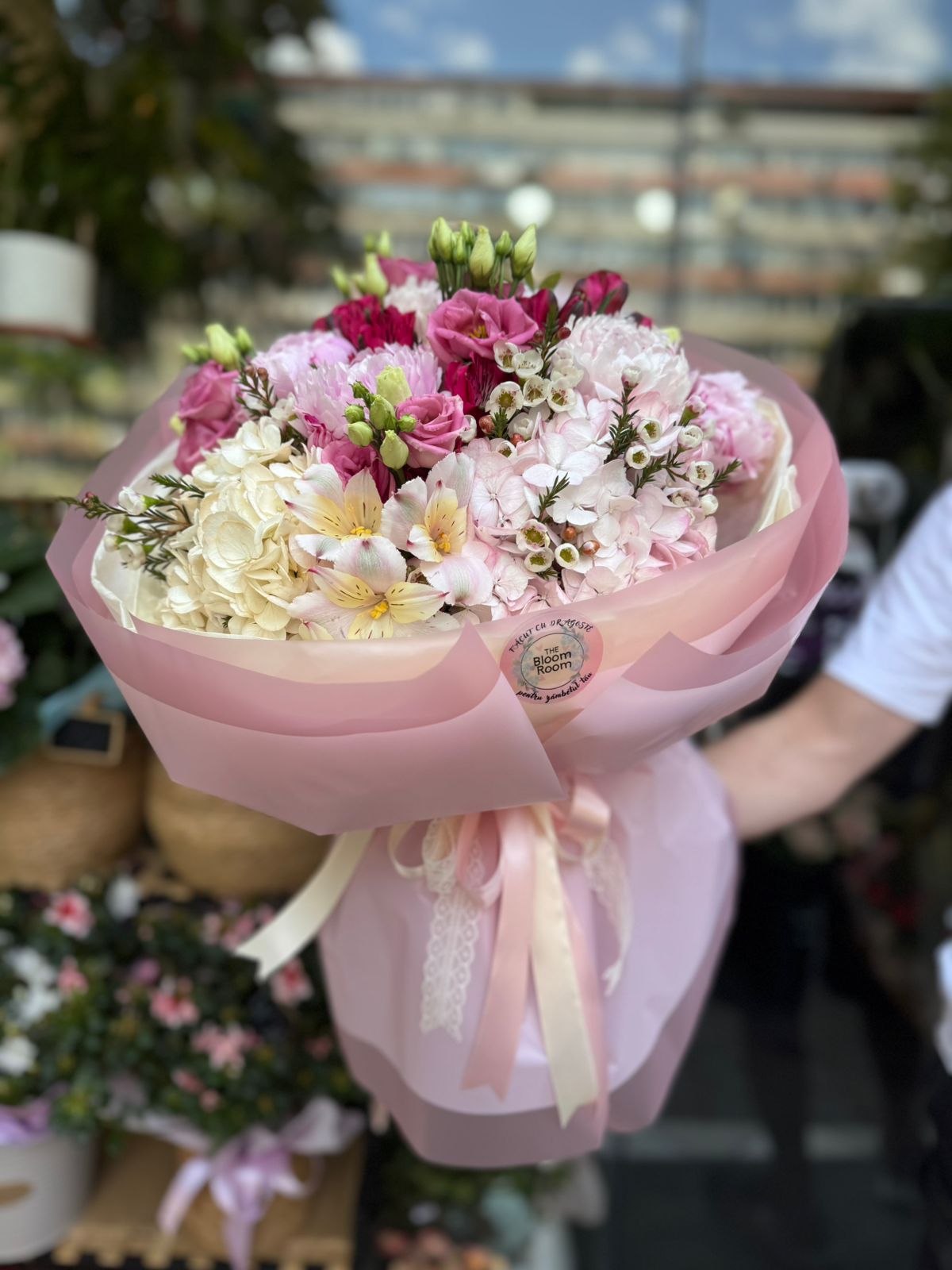 Buchet Mixt cu Hortensie, Bujori si Eustoma