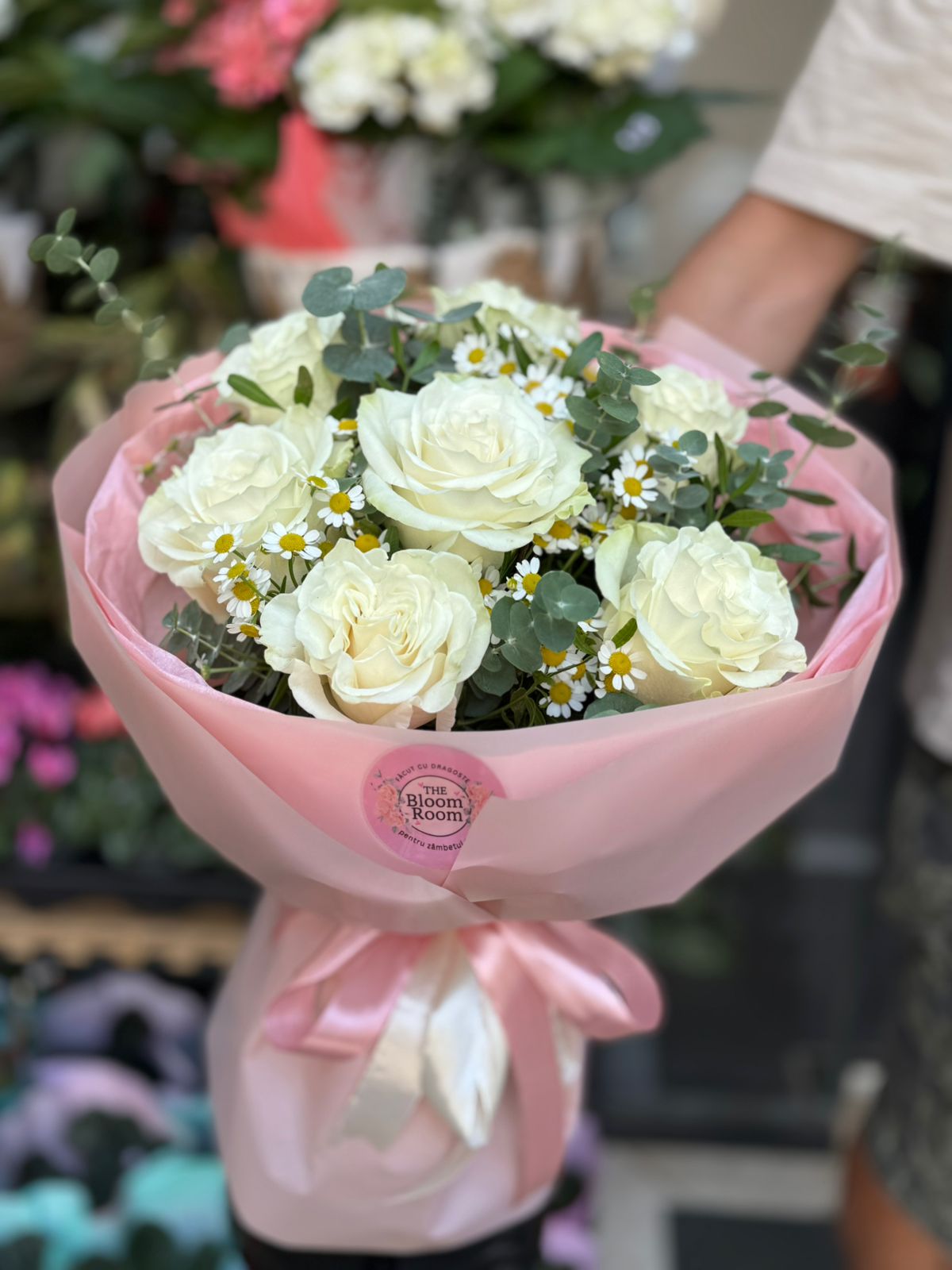 Gypsophila ile 7 Premium Beyaz Gül, Obor Bükreş